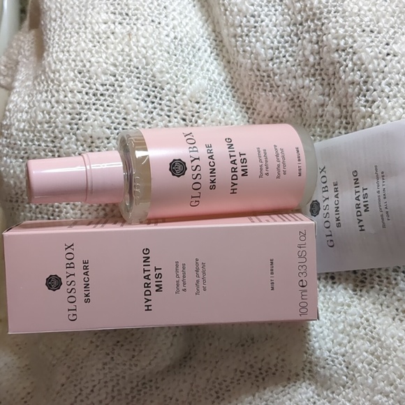 GlossyBox Barbie Cleanser&Box/Hydrating Mist&Vintage Cosmetic Satin Pillowcase - Picture 9 of 16